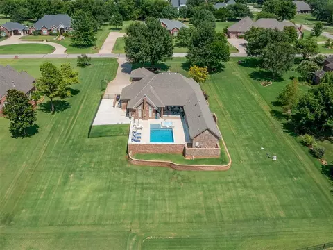 205 Alyssa Ln, Moore, OK 73160 photo 5