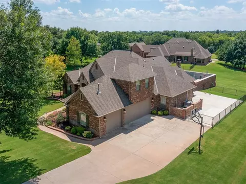 205 Alyssa Ln, Moore, OK 73160 photo 4