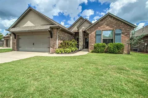 905 NW 189th Cir, Edmond, OK 73012