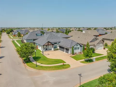 8429 NW 133rd St, Oklahoma City, OK 73142