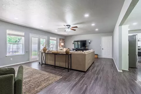 Living - 19307 Malone Rd, Tecumseh, OK 74873 photo 1 of 5