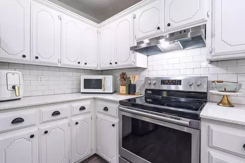 Kitchen - 19307 Malone Rd, Tecumseh, OK 74873 photo 3 of 4