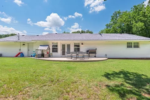 Exterior - 19307 Malone Rd, Tecumseh, OK 74873 photo 9 of 10