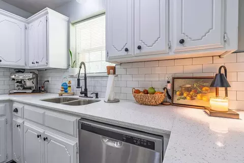 Kitchen - 19307 Malone Rd, Tecumseh, OK 74873 photo 4 of 4