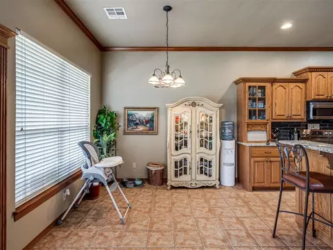 Dining - 3840 Pachem Ave, Harrah, OK 73045 photo 1 of 1