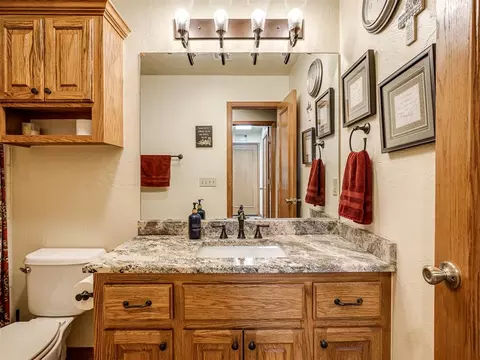 Bath - 3840 Pachem Ave, Harrah, OK 73045 photo 8 of 9