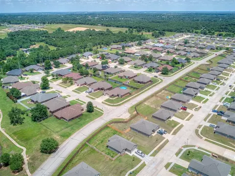 View/Area - 3840 Pachem Ave, Harrah, OK 73045 photo 6 of 9
