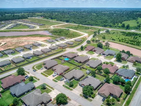 View/Area - 3840 Pachem Ave, Harrah, OK 73045 photo 7 of 9