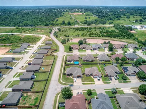 View/Area - 3840 Pachem Ave, Harrah, OK 73045 photo 8 of 9
