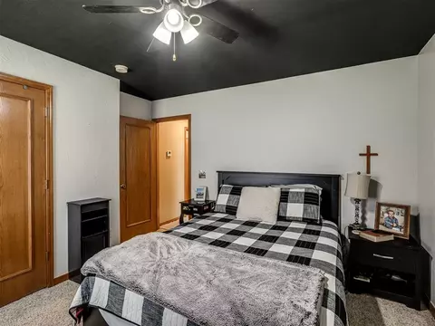 Bedroom - 3840 Pachem Ave, Harrah, OK 73045 photo 4 of 6