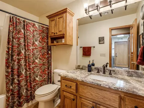 Bath - 3840 Pachem Ave, Harrah, OK 73045 photo 7 of 9