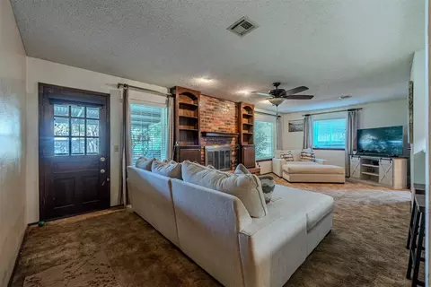 5113 Beacon Hill Rd, Oklahoma City, OK 73135