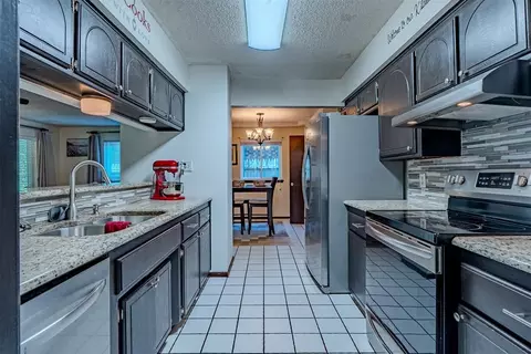 5113 Beacon Hill Rd, Oklahoma City, OK 73135
