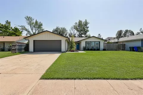 Exterior - 1509 Davinbrook Dr, Norman, OK 73072 photo 3 of 8