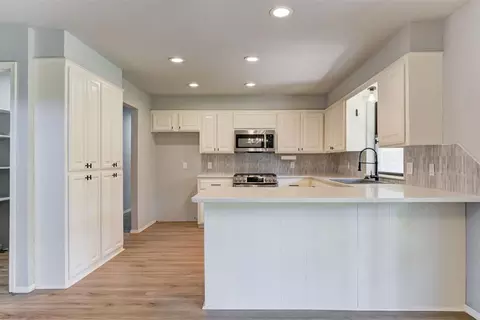 Kitchen - 1509 Davinbrook Dr, Norman, OK 73072 photo 1 of 8