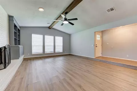 Living - 1509 Davinbrook Dr, Norman, OK 73072 photo 2 of 5