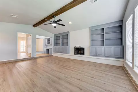 Living - 1509 Davinbrook Dr, Norman, OK 73072 photo 4 of 5
