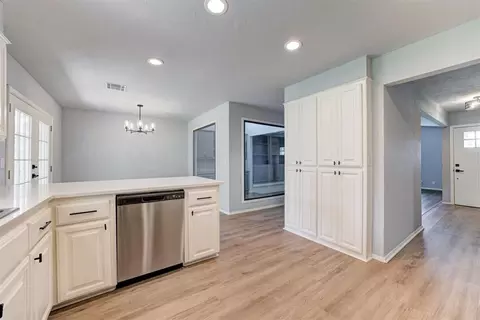 Kitchen - 1509 Davinbrook Dr, Norman, OK 73072 photo 6 of 8