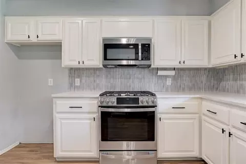 Kitchen - 1509 Davinbrook Dr, Norman, OK 73072 photo 7 of 8