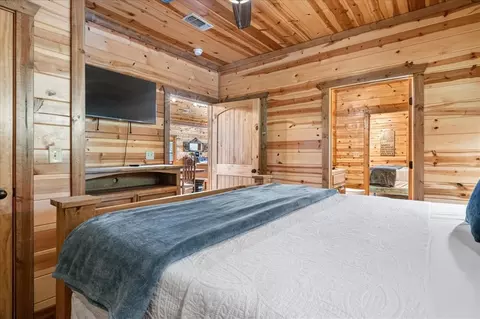 Bedroom - 132 Bass Loop Rd, Broken Bow, OK 74728 photo 8 of 10