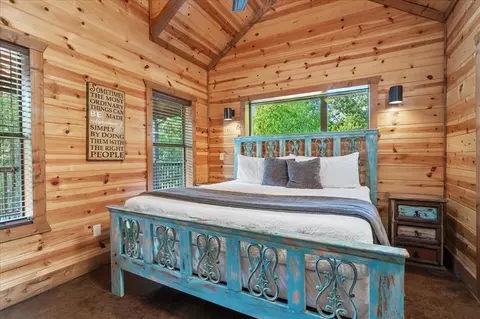 Bedroom - 132 Bass Loop Rd, Broken Bow, OK 74728 photo 5 of 10
