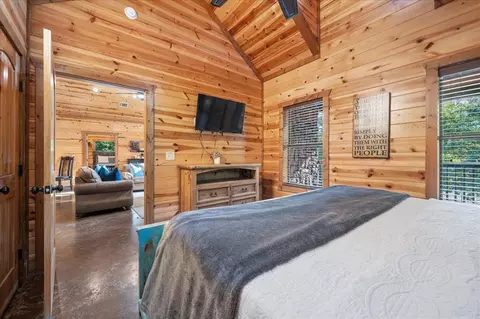 Bedroom - 132 Bass Loop Rd, Broken Bow, OK 74728 photo 6 of 10
