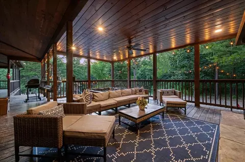 Exterior - 132 Bass Loop Rd, Broken Bow, OK 74728 photo 6 of 14