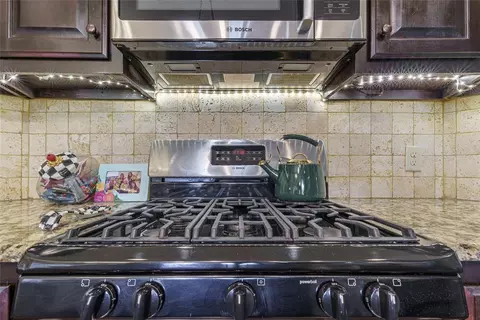 Kitchen - 106 Riverview Dr, Clinton, OK 73601 photo 5 of 6