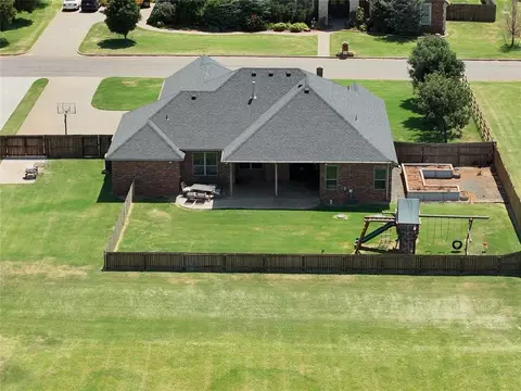 View/Area - 106 Riverview Dr, Clinton, OK 73601 photo 9 of 10