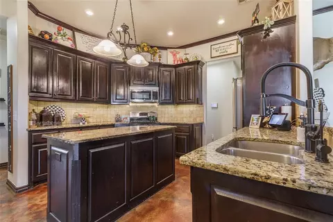Kitchen - 106 Riverview Dr, Clinton, OK 73601 photo 1 of 6
