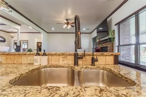Kitchen - 106 Riverview Dr, Clinton, OK 73601 photo 6 of 6