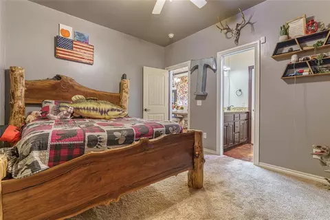 Bedroom - 106 Riverview Dr, Clinton, OK 73601 photo 3 of 5