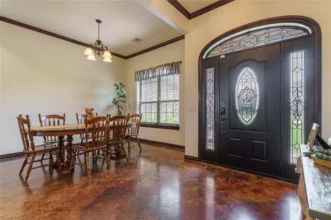 Entry Way - 106 Riverview Dr, Clinton, OK 73601 photo 2 of 4