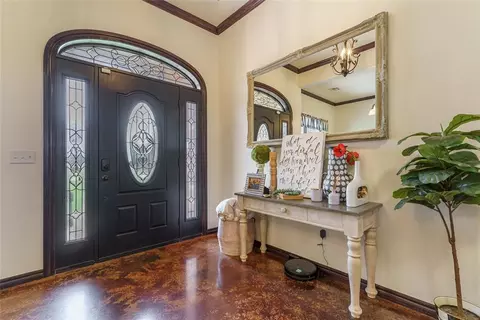 Entry Way - 106 Riverview Dr, Clinton, OK 73601 photo 1 of 4