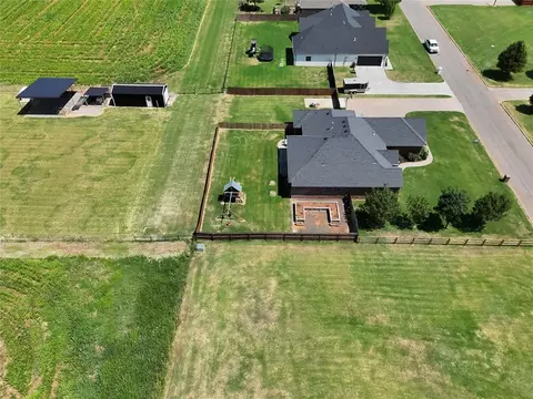 View/Area - 106 Riverview Dr, Clinton, OK 73601 photo 5 of 10