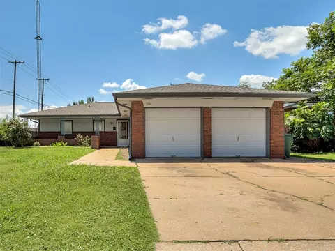 136 Elwood Dr, Edmond, OK 73013