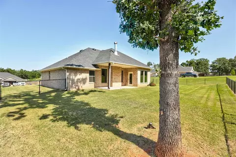 Exterior - 9500 Megans Way, Mcloud, OK 74851 photo 6 of 8