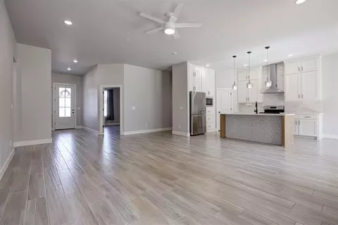 Living - 9500 Megans Way, Mcloud, OK 74851 photo 2 of 4