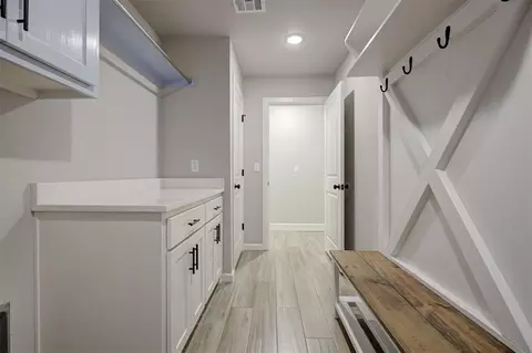 Entry Way - 9500 Megans Way, Mcloud, OK 74851 photo 6 of 6