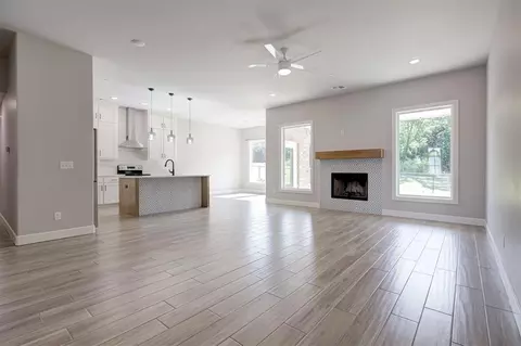 Living - 9500 Megans Way, Mcloud, OK 74851 photo 1 of 4