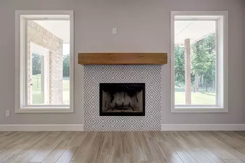 Living - 9500 Megans Way, Mcloud, OK 74851 photo 3 of 4