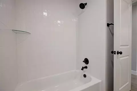 Bath - 9500 Megans Way, Mcloud, OK 74851 photo 8 of 8