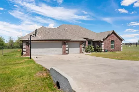 Exterior - 2004 County Road 1198, Tuttle, OK 73089 photo 3 of 9