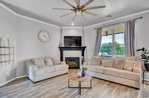Living - 2004 County Road 1198, Tuttle, OK 73089 photo 2 of 2