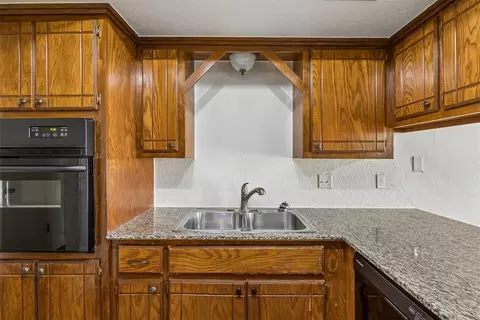 505 Crestview, Edmond, OK 73012 photo 9