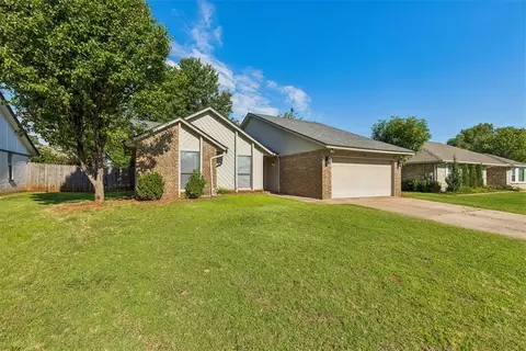 505 Crestview, Edmond, OK 73012 photo 2