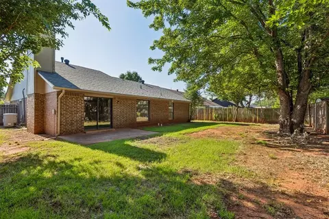 505 Crestview, Edmond, OK 73012 photo 32