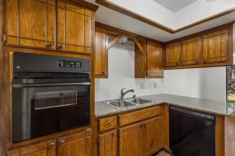 505 Crestview, Edmond, OK 73012 photo 10