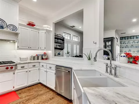 Kitchen - 1129 Pinehurst Dr, Norman, OK 73072 photo 2 of 8