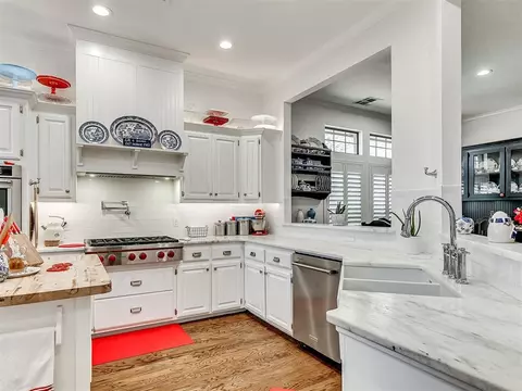 Kitchen - 1129 Pinehurst Dr, Norman, OK 73072 photo 1 of 8
